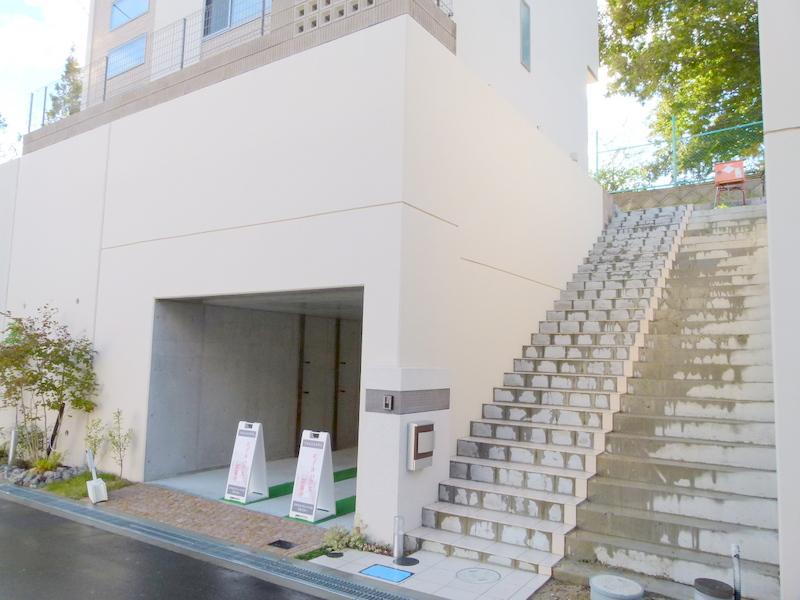 Parking lot. It is dug formula parking.