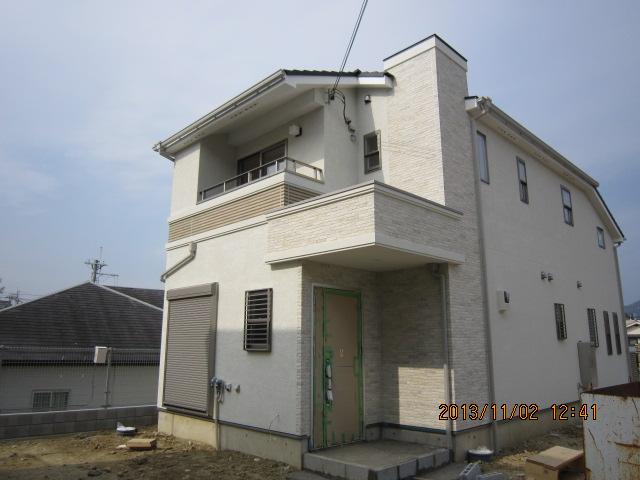 Local appearance photo. Local (11 May 2013) Shooting