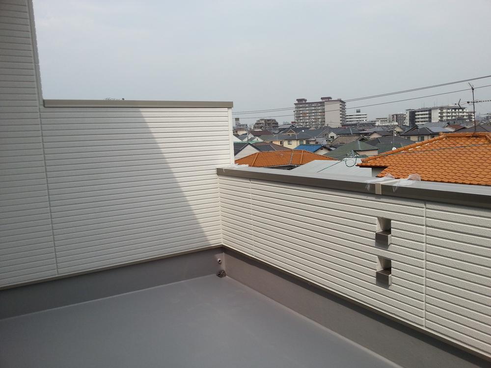 Balcony. View from the site (August 2013) Shooting