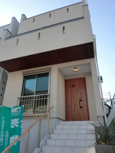 Local appearance photo. Local (10 May 2013) Shooting