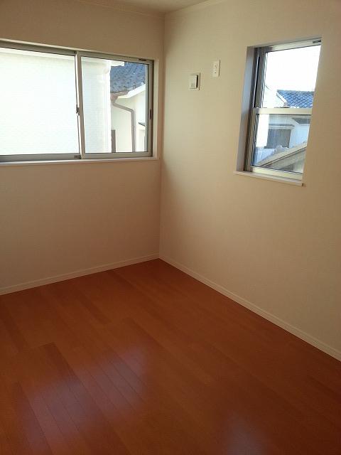 Non-living room. Indoor (12 May 2013) Shooting