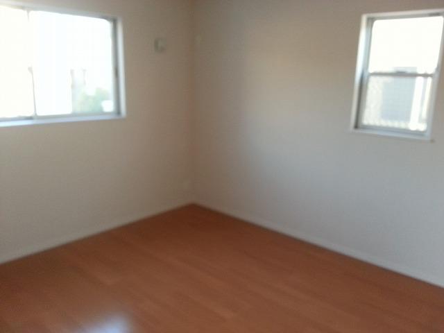 Non-living room. Indoor (12 May 2013) Shooting