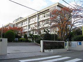 Junior high school. 560m up to municipal second junior high school