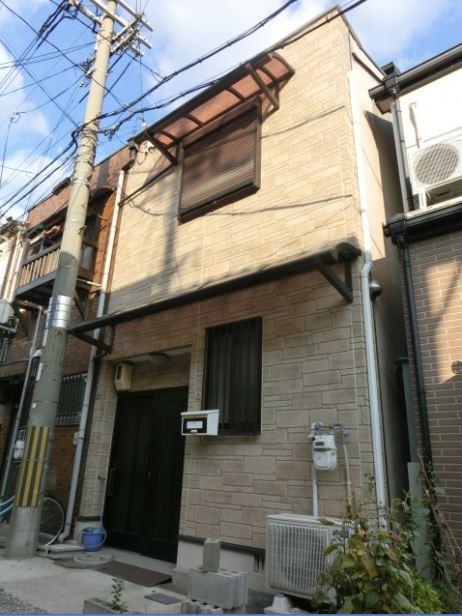 Local appearance photo. Local (11 May 2013) Shooting