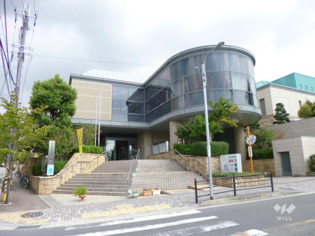 library. Mino 671m to stand southwest Library