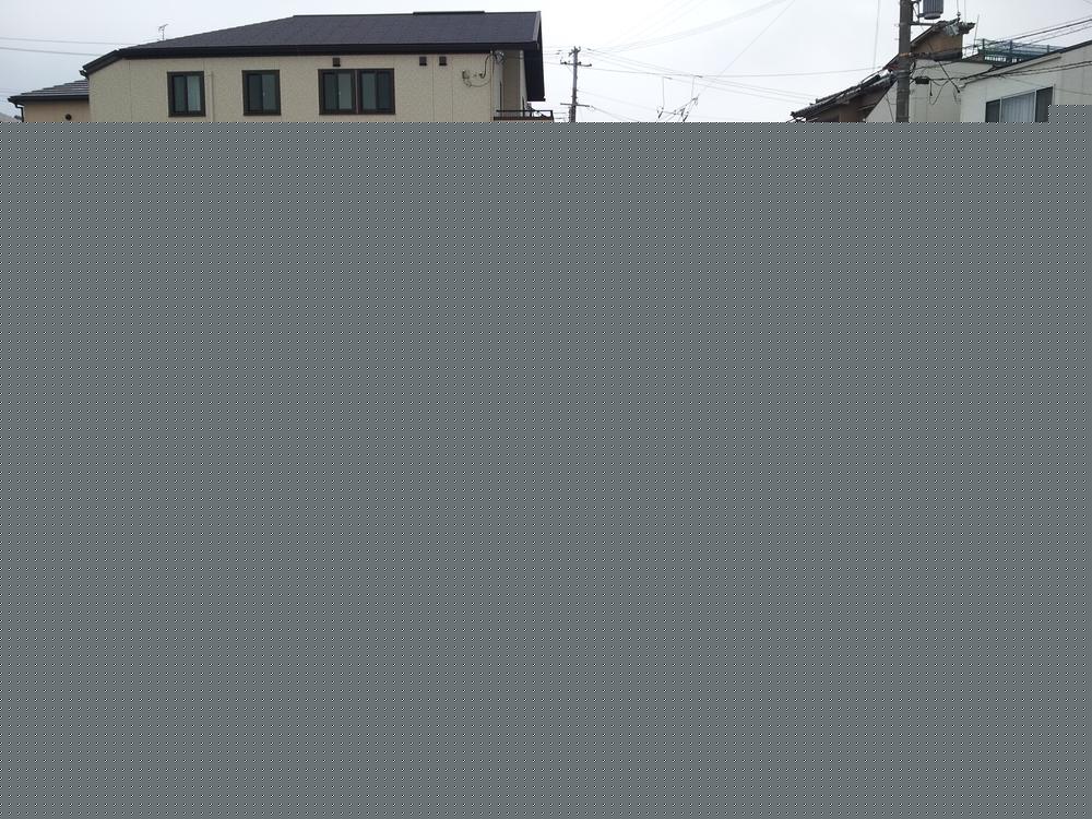 Local photos, including front road. Place the partition in the center of the community zone