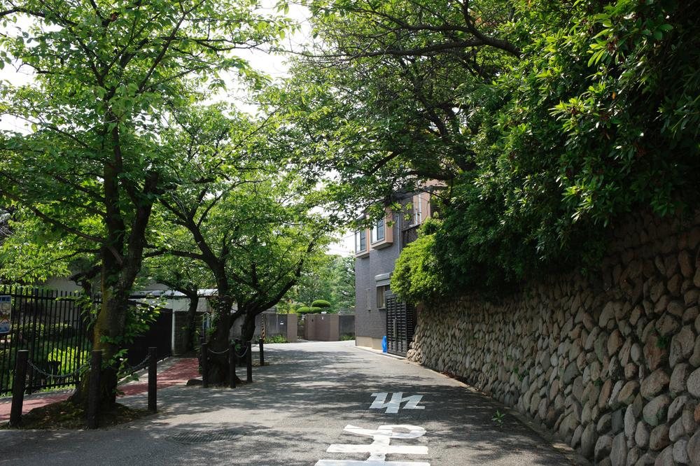 Streets around. 500m to around cityscape