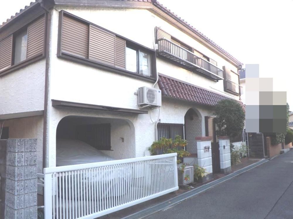 Local appearance photo. Local (11 May 2013) Shooting