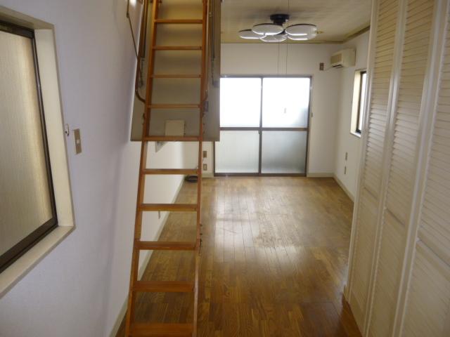 Other. 3 floor extension part, Attic storage Yes