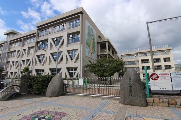 Primary school. Takagawa until elementary school 400m