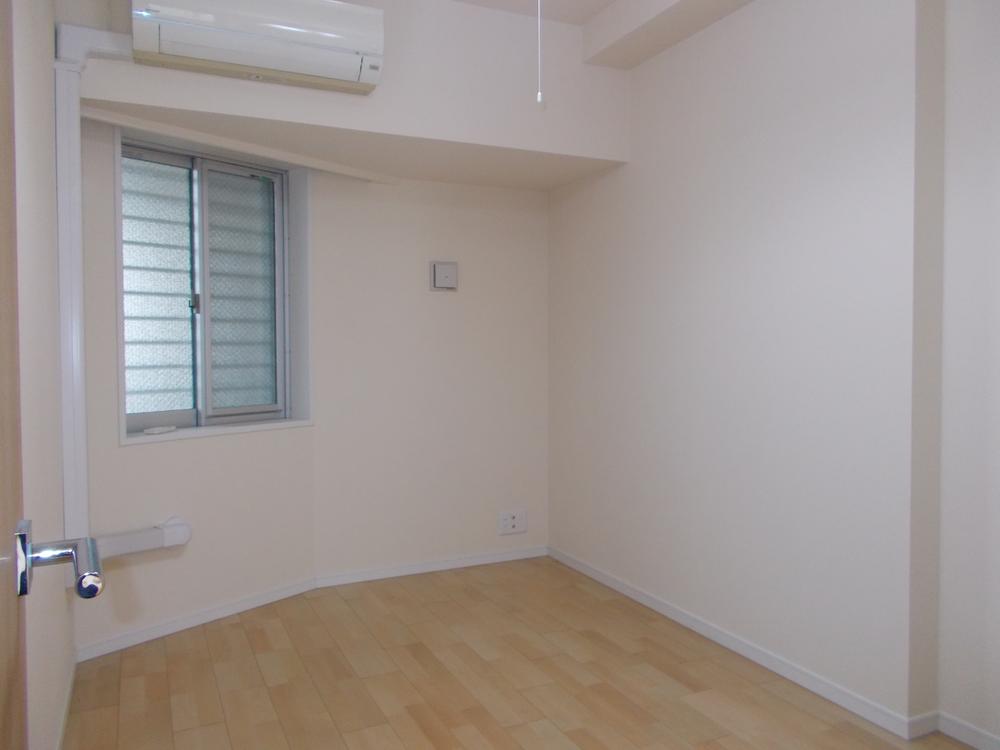 Non-living room. White has been the keynote room you are feeling bright.