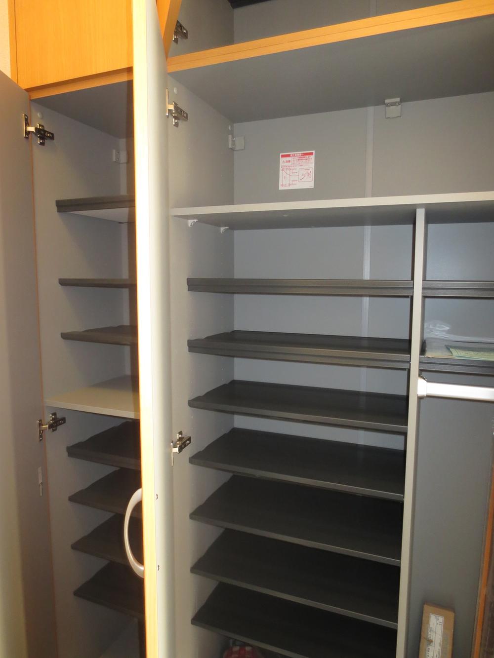 Entrance. Entrance storage