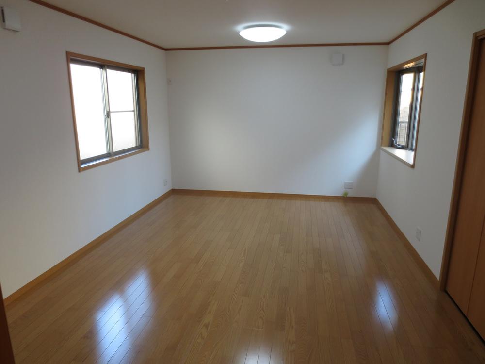 Non-living room. All room of 6 quires more spacious room.