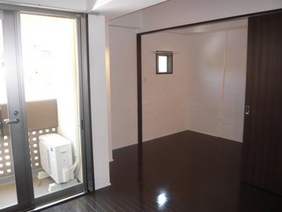 Living and room. Bright and airy rooms
