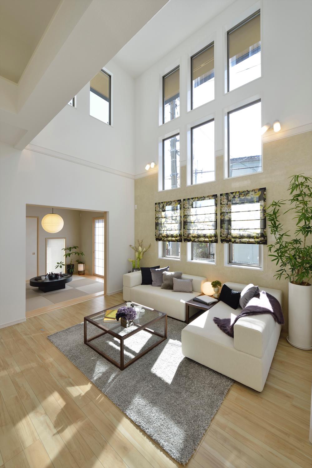 Living.  [4-5 No. land] Model house