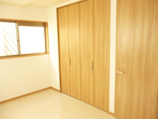 Non-living room. Indoor (September 2013) Shooting