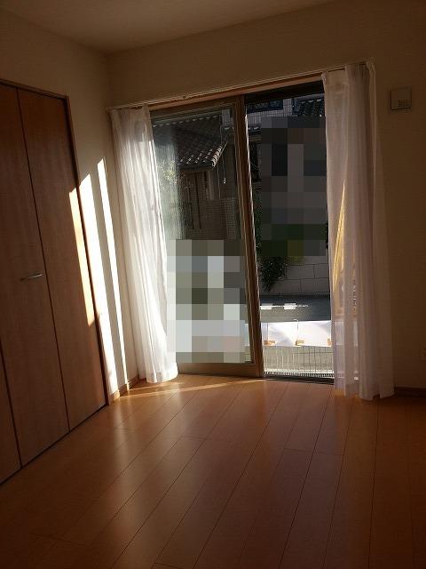 Non-living room. Local (12 May 2013) Shooting