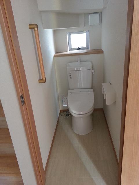 Toilet. Local (12 May 2013) Shooting