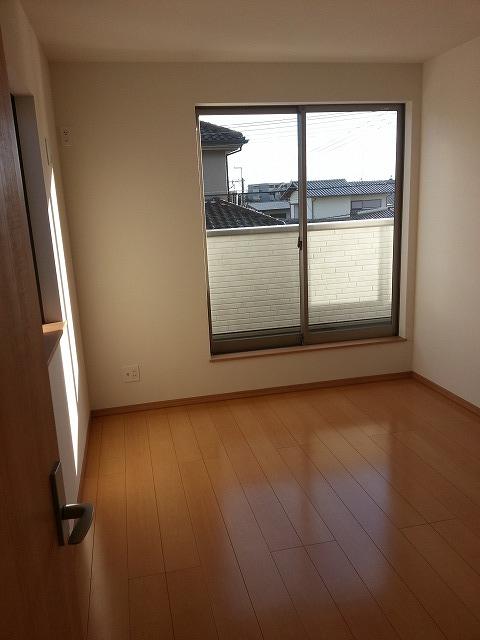 Non-living room. Local (12 May 2013) Shooting