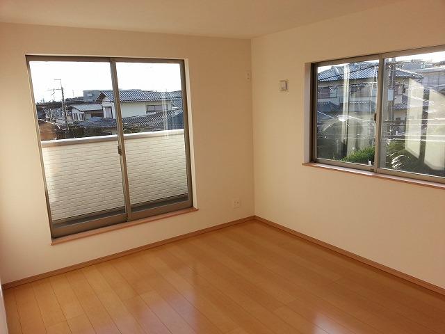 Non-living room. Local (12 May 2013) Shooting