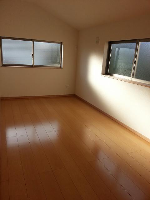 Non-living room. Local (12 May 2013) Shooting