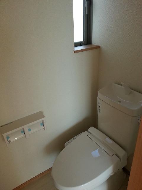 Toilet. Local (12 May 2013) Shooting