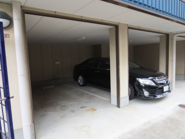 Parking lot