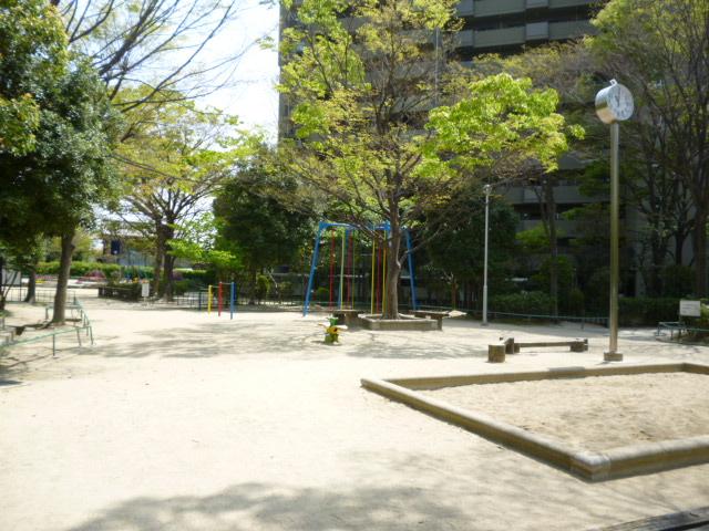 Other common areas. On-site park