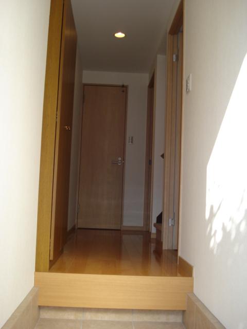 Entrance. Local (12 May 2013) Shooting