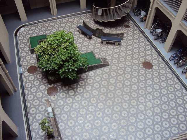Other common areas.  ■ Space that conversation with your friends bouncy ■