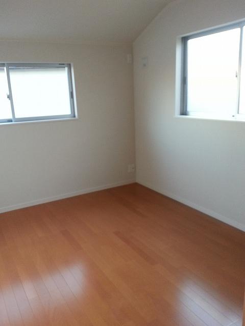 Non-living room. Indoor (12 May 2013) Shooting