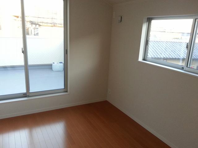 Non-living room. Indoor (12 May 2013) Shooting