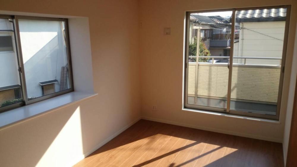 Non-living room. Indoor (12 May 2013) Shooting