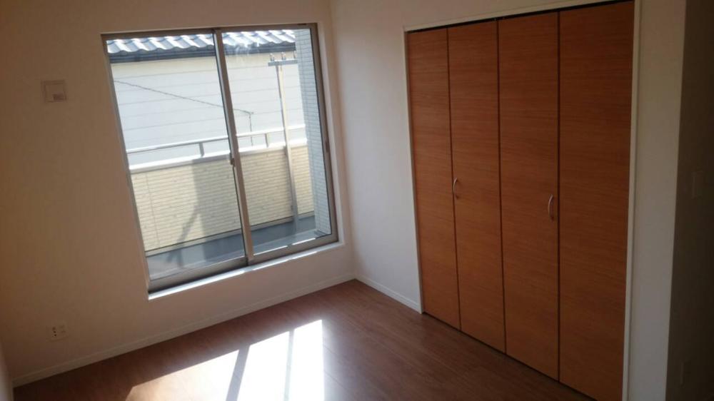 Non-living room. Indoor (12 May 2013) Shooting