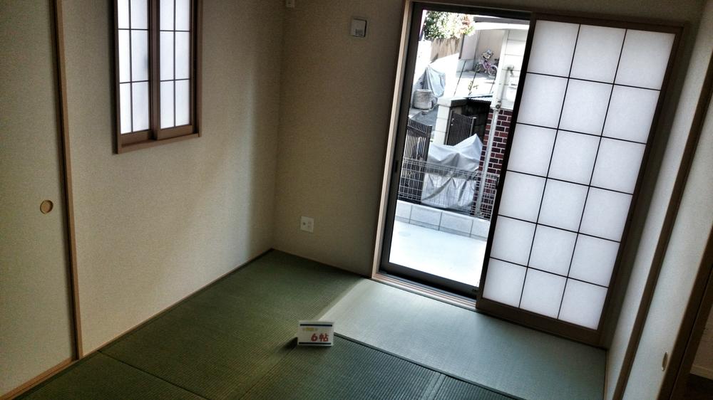 Non-living room. Indoor (12 May 2013) Shooting