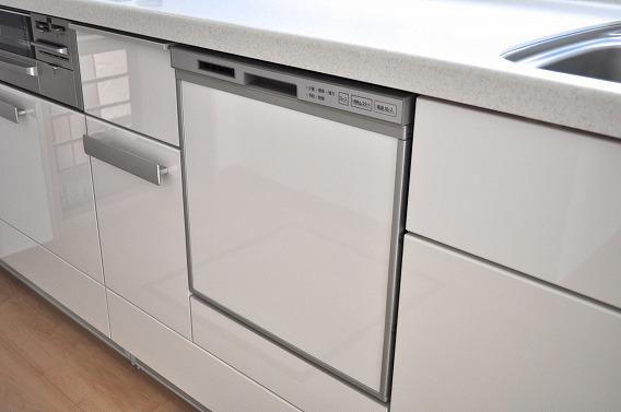 Kitchen. Room (August 2013) Shooting