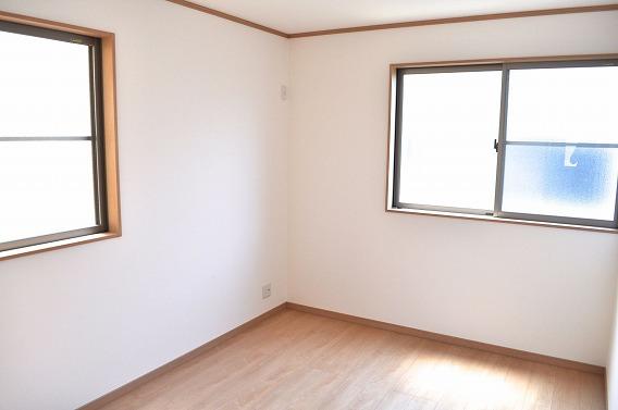 Non-living room. Room (August 2013) Shooting