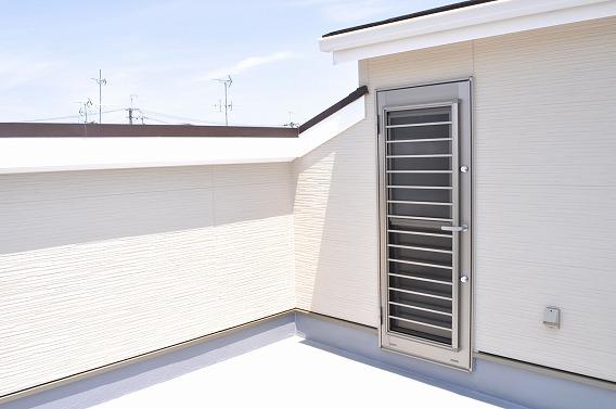 Balcony. Local (August 2013) Shooting