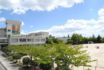 Primary school. Takashi Izumi 200m up to elementary school (elementary school)