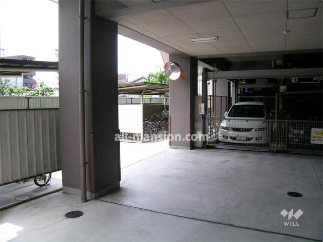 Parking lot