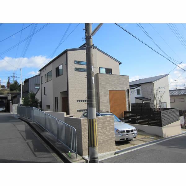 Local appearance photo. Local (12 May 2013) Shooting