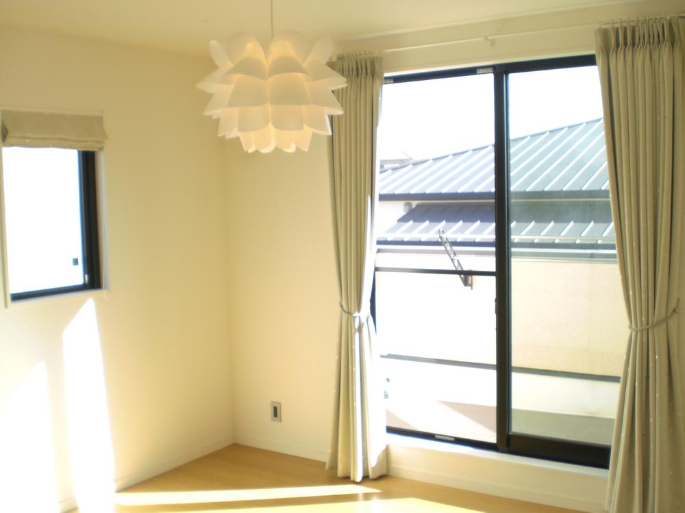 Non-living room. 2F southeast side Western-style