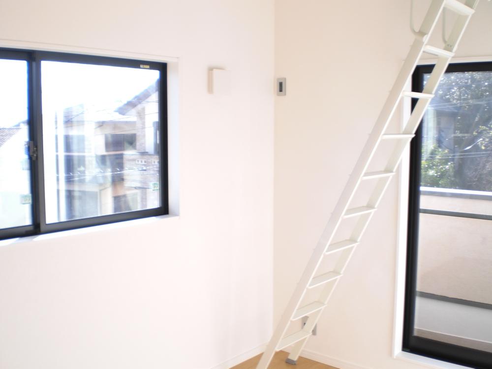 Non-living room. 2F southwest side Western-style