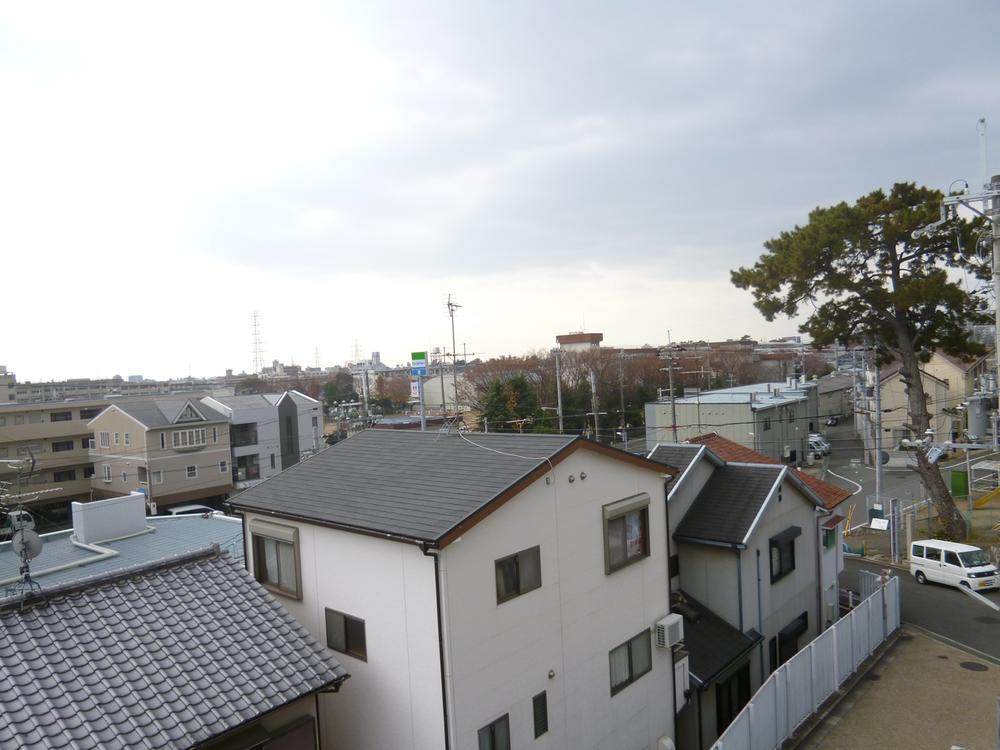 View photos from the dwelling unit. View from the site (December 2013) Shooting