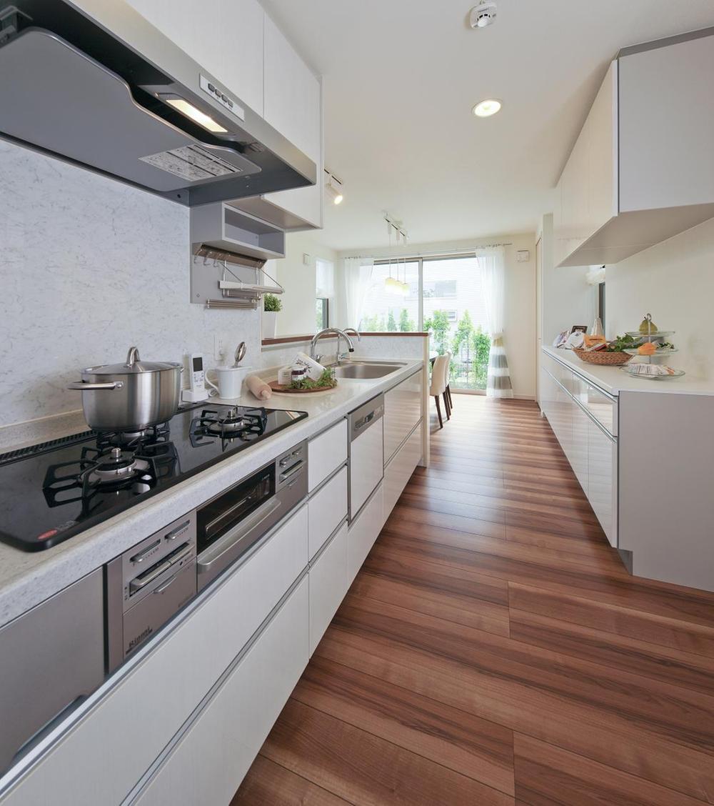 Kitchen. Smooth conductor of the kitchen to the water around. (Model House Building 3)