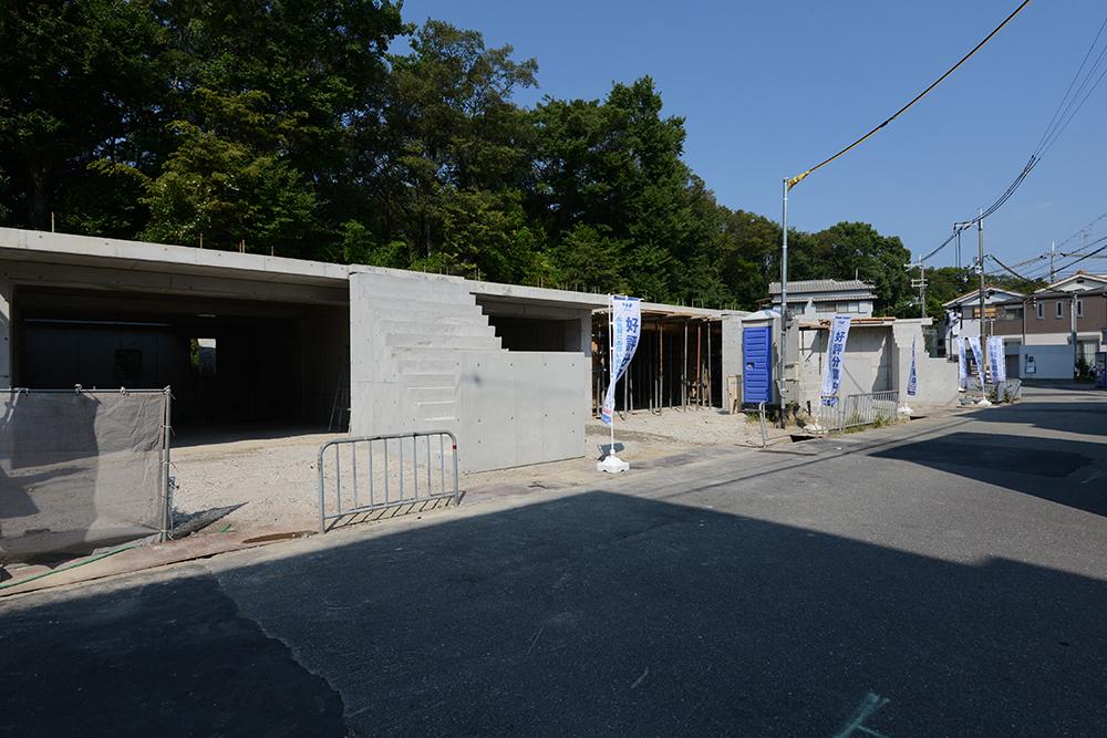 Local photos, including front road. Box garage and front road