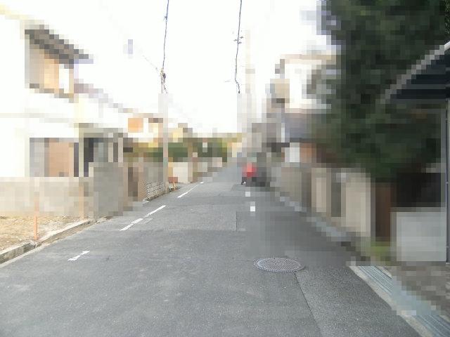 Local photos, including front road. Local (11 May 2013) Shooting