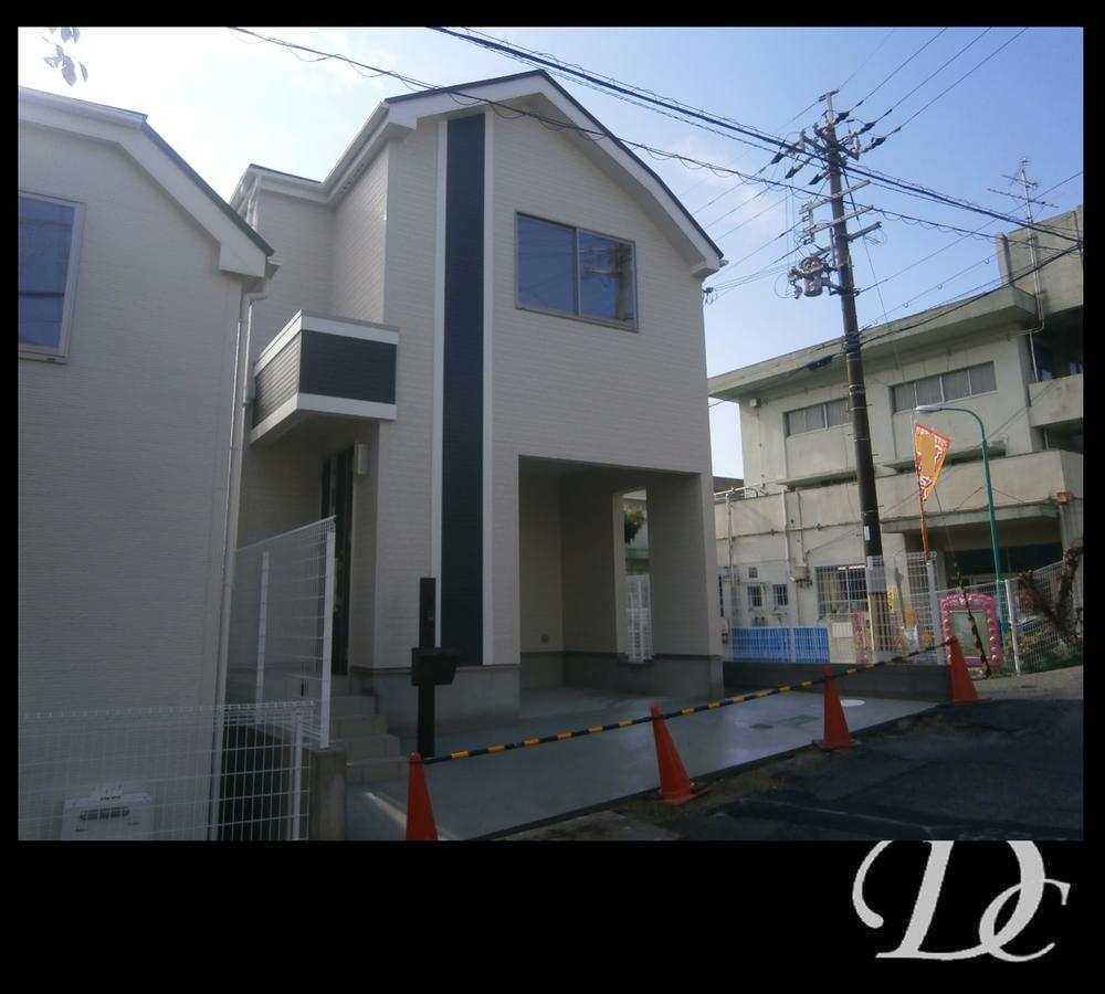 Local appearance photo. 1 Building