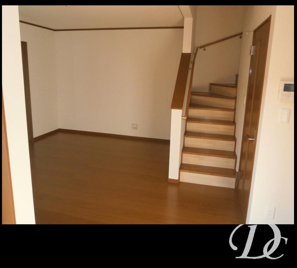 Living. Building 2 living