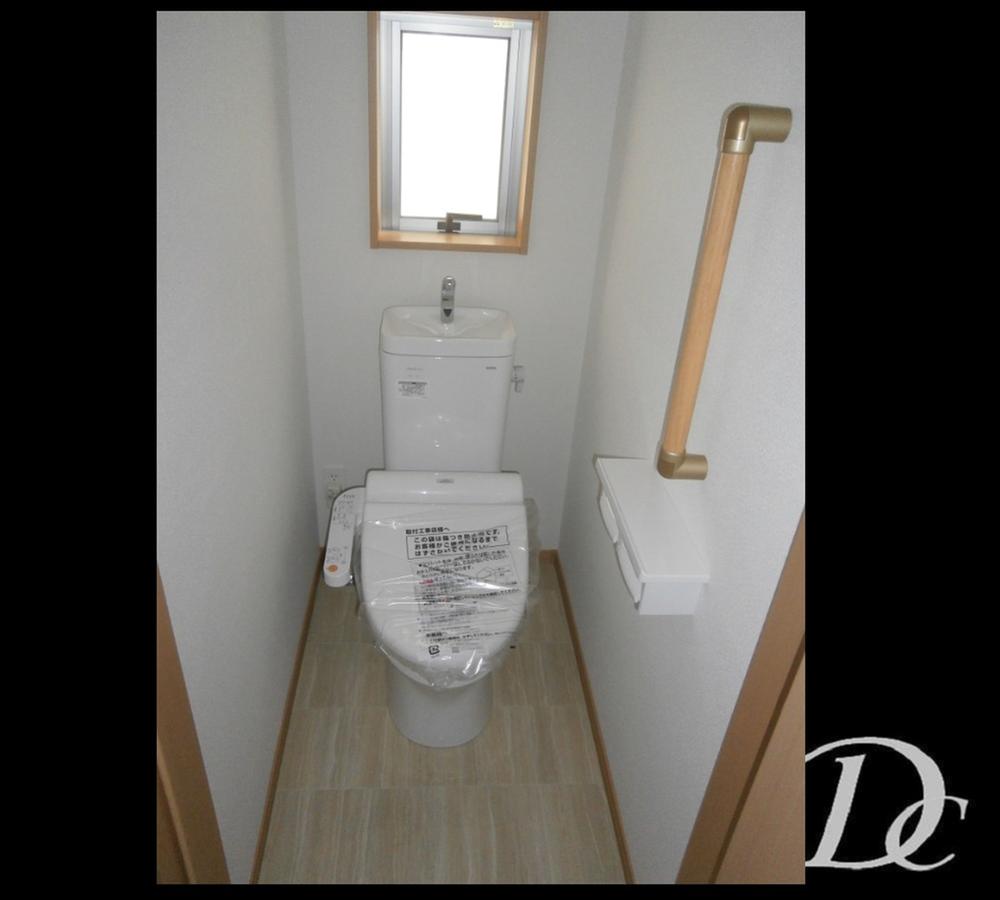 Toilet. 1 Building toilet